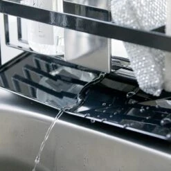 Yamazaki Gootsteenorganiser Tower Zwart -Aanbiedingen Keuken Kla Winkel 5017TOWERSPONGEANDBOTTLEHOLDERWITHDRAINERBK 7 1000x