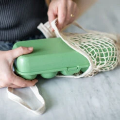 Koziol Eierdoos To Go Groen - 10 Eieren -Aanbiedingen Keuken Kla Winkel 7179 eggs to go 703 bag 1 os1