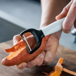 KitchenAid Dunschiller Classic 18 Cm - White -Aanbiedingen Keuken Kla Winkel KitchenAid obieraczka Y do ziemniakow CLASSIC White KCG145OHWHE 5057982066086