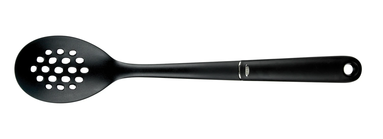 OXO Good Grips Groentelepel Met Gaatjes 3 OXO Good Grips Groentelepel Met Gaatjes
