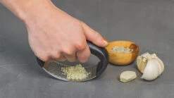 Sareva Knoflookpers -Aanbiedingen Keuken Kla Winkel knoflookpers 2